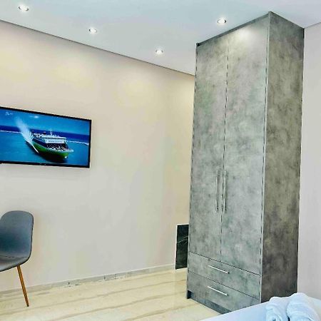 Port Twins Suites No2 Piræus Eksteriør billede
